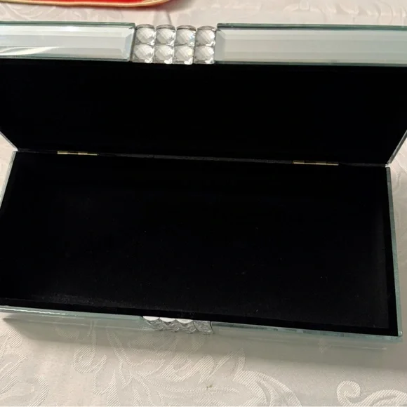 Elegant Silver Mirrored Jewelry Box Storage & Organization